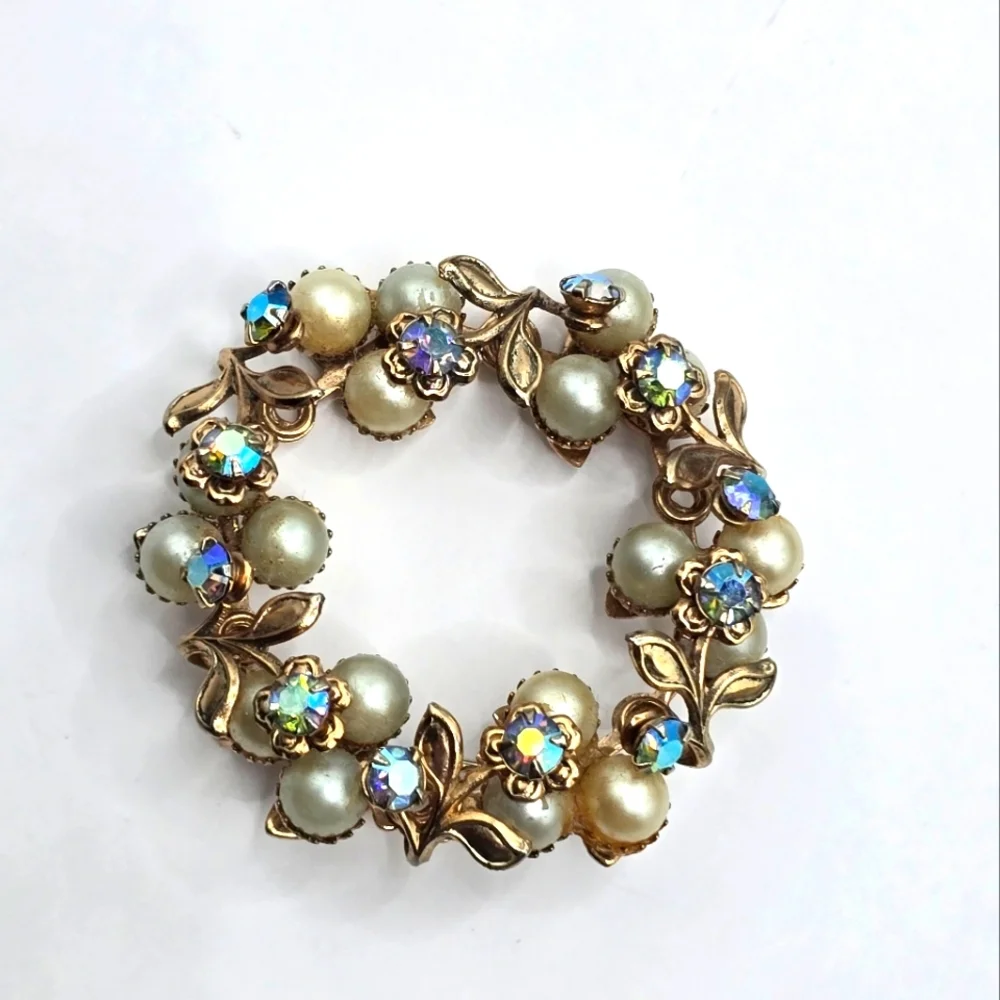 Faux Pearl & Aurora Borealis 60s Circle Gold Tone Floral Wreath Brooch